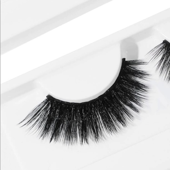 🆕She Glam 1pair Stay Wild False Eyelashes
